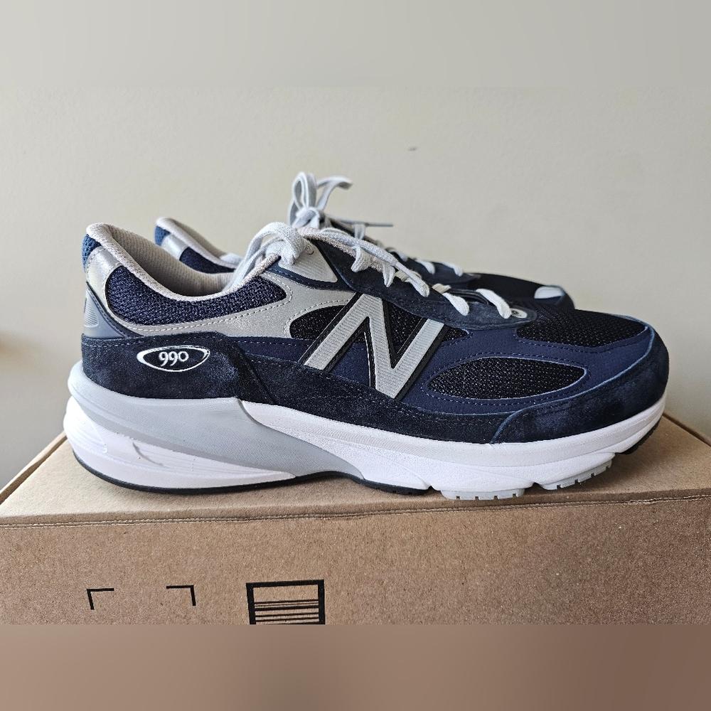 New Balance Men's 900v6